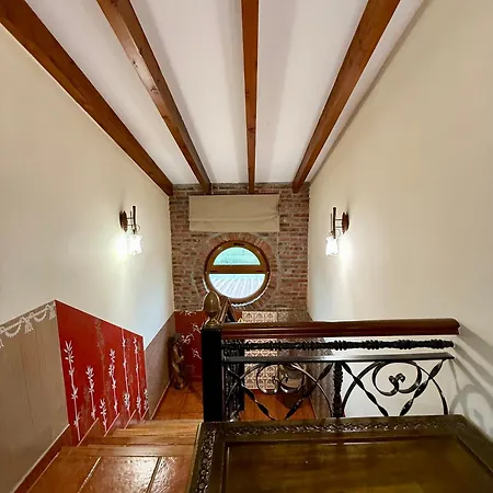 Con Zona De Asador En Quijas