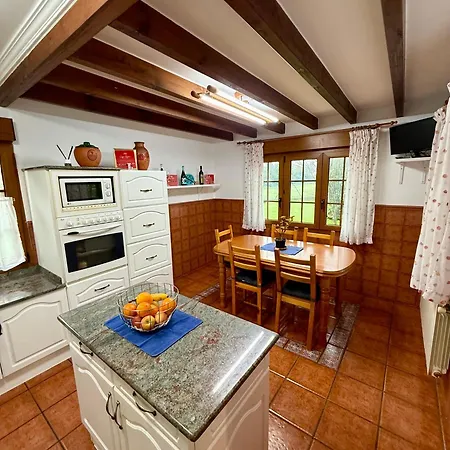 Con Zona De Asador En Quijas Ferienhaus *