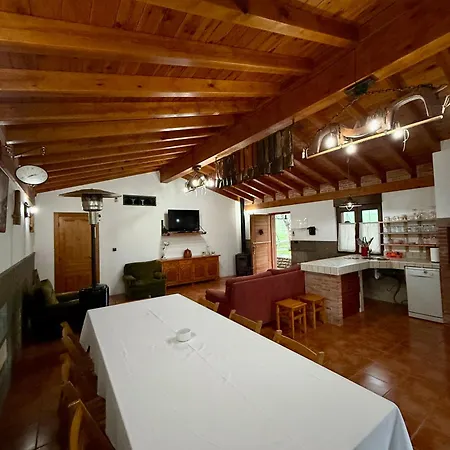Con Zona De Asador En Quijas Ferienhaus *