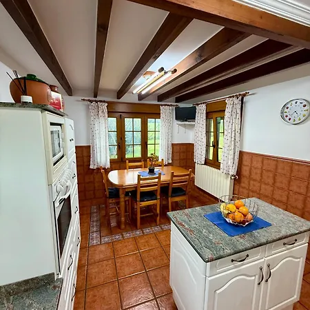 Con Zona De Asador En Quijas