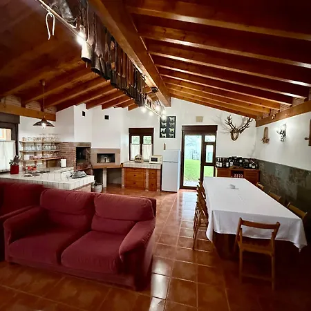 Con Zona De Asador En Quijas *