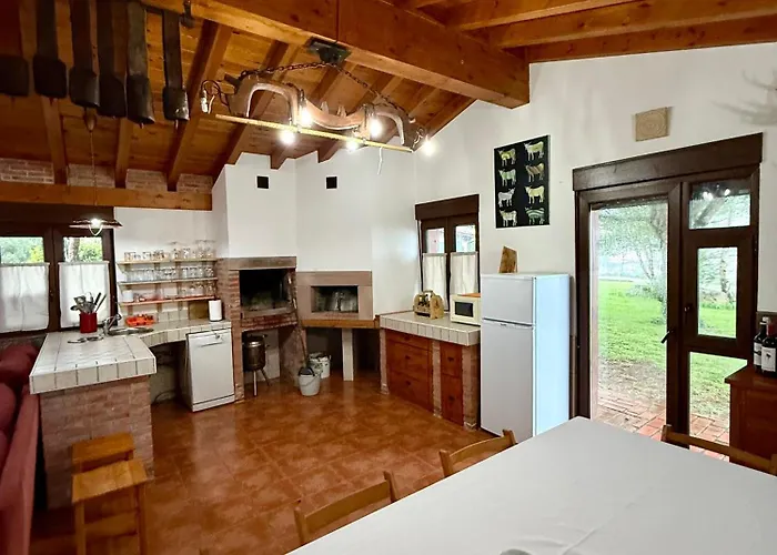 Con Zona De Asador En Quijas Valles (Reocin)