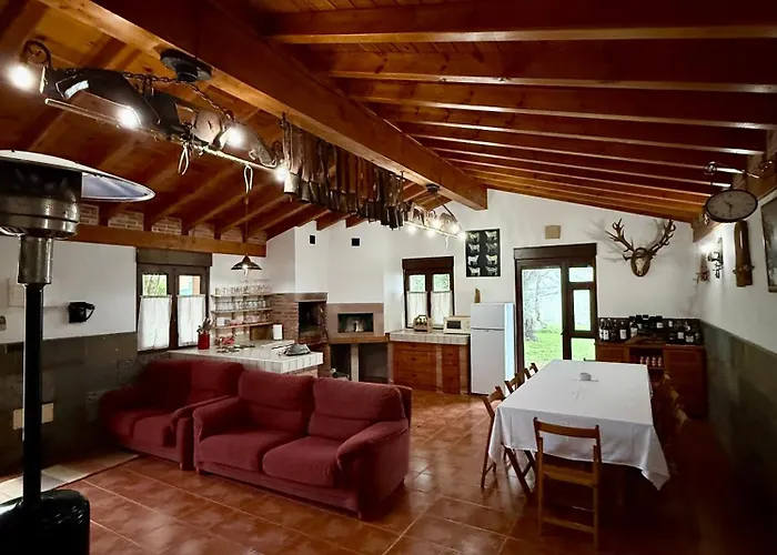 Con Zona De Asador En Quijas