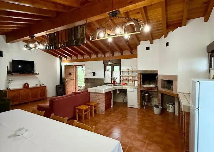 Con Zona De Asador En Quijas *