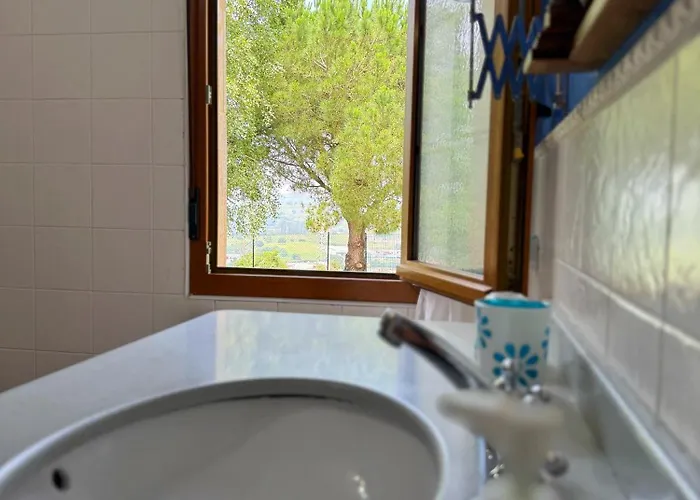 Con Zona De Asador En Quijas Holiday home *