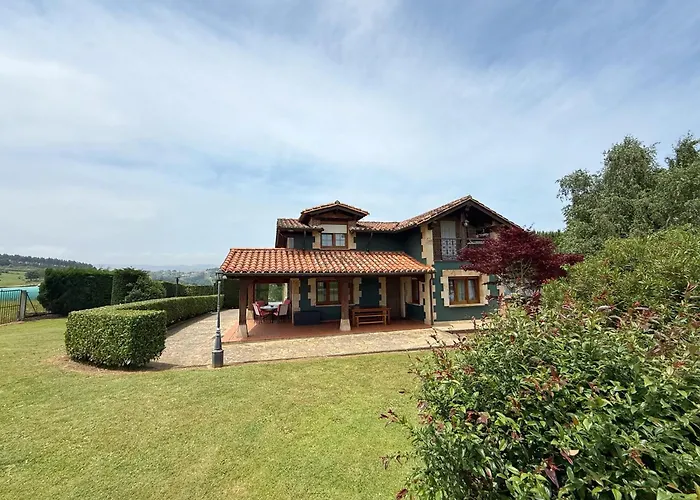 Con Zona De Asador En Quijas Holiday home